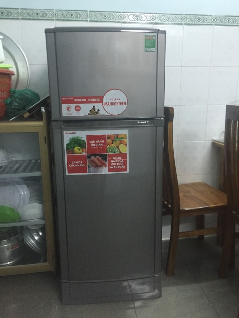 Cần bán tủ lạnh Sharp 180L !