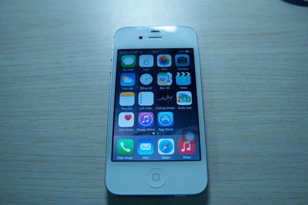 Cần bán iPhone 4s trắng 16gb hàng ZP,sản xuất tháng 12/2014 !